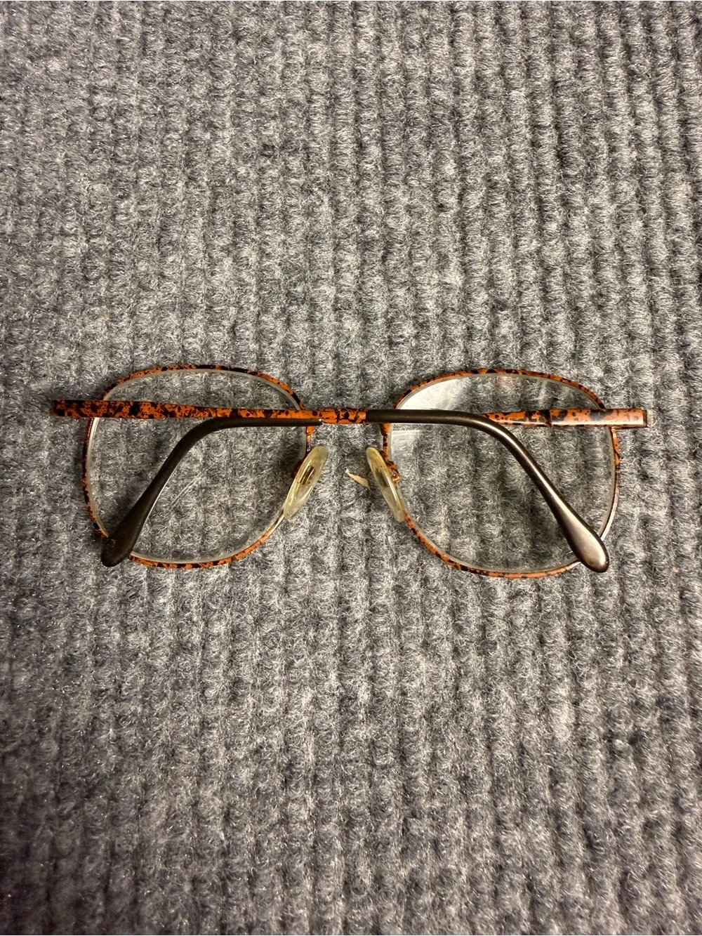 Loup Charmant classic round